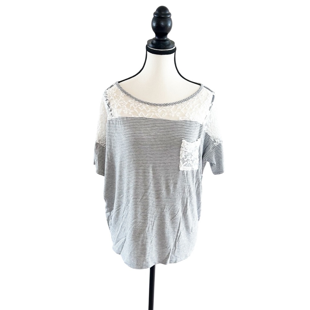 Chic Lace Accent Striped Women's Tee Lightweight Loose Fit Casual Size Medium